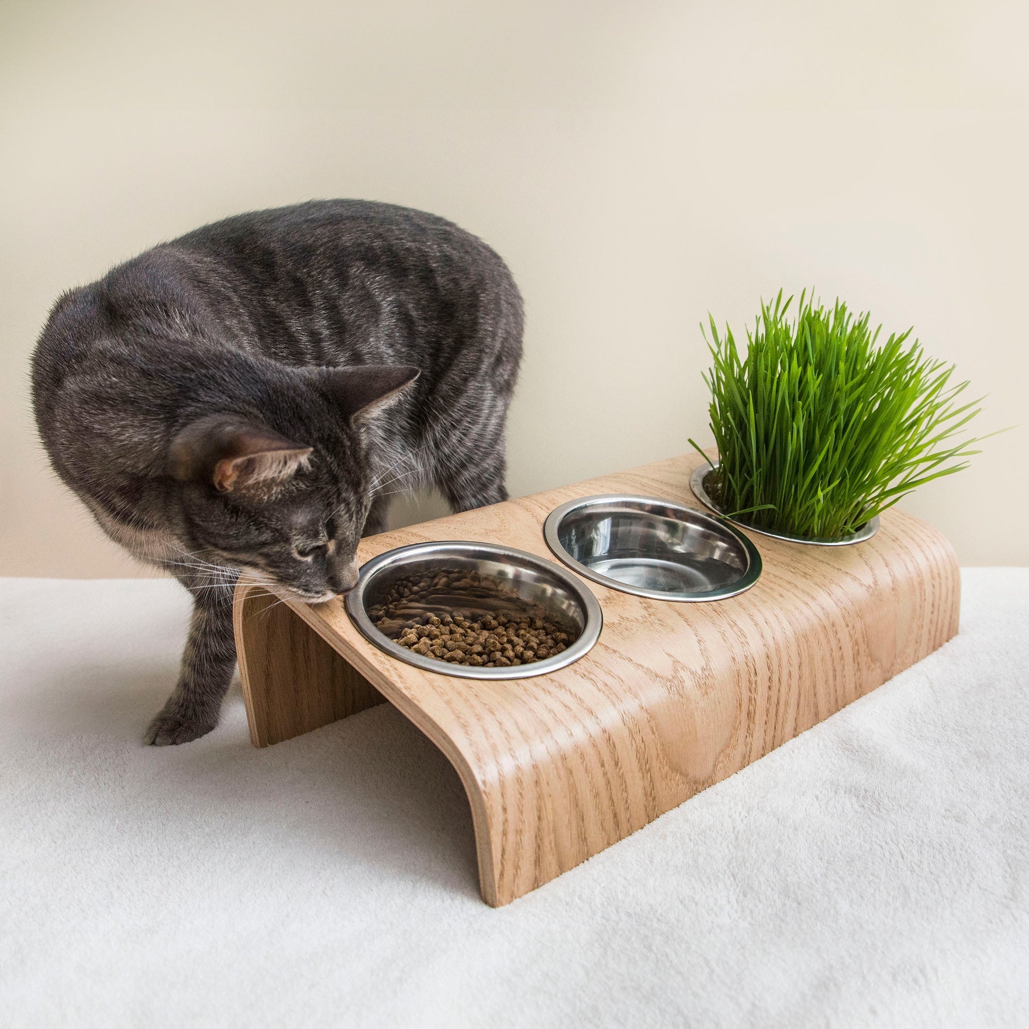 Elevated Dog Bowl Stand - Wooden 3-Bowl Raised Feeder for Cats & Dogs